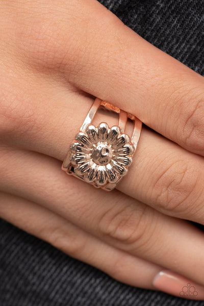 Roadside Daisies - Rose Gold RIng